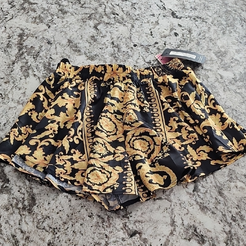 PrettyLittleThing Black and Gold High Waist Shorts Size 6